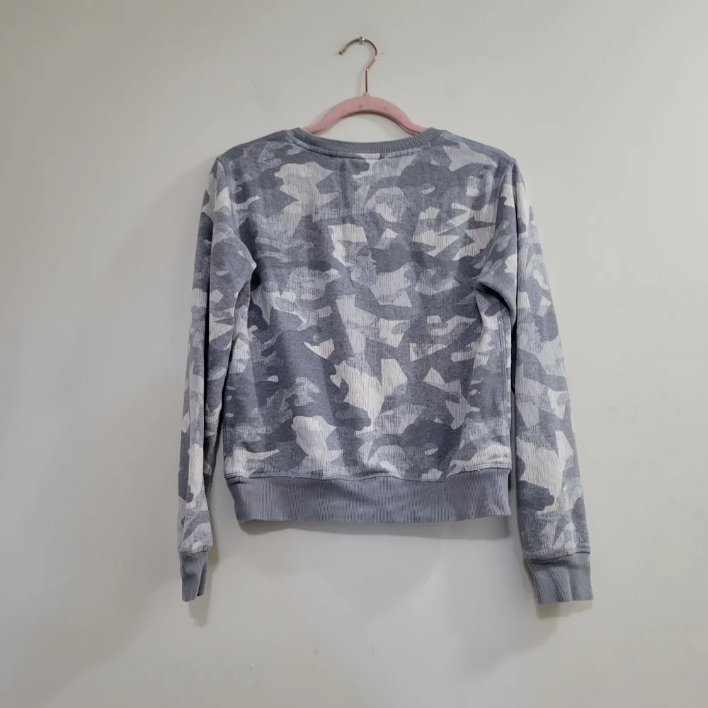 New balance camo print sweatshirt S - Picture 2 of 4